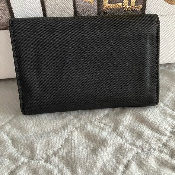 Vintage PRADA TESSUTO six key case, box & authenticity card. Black/silver. - Picture 4 of 7